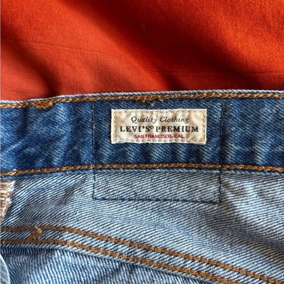 Levis High-Rise Denim Cutoff Shorts - Picture 3 of 5